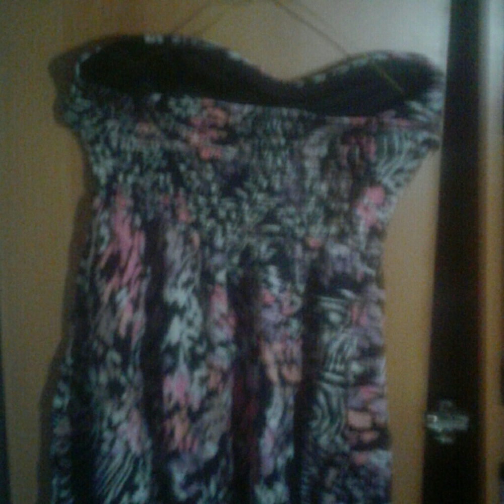 Dress - Picture 2 of 2